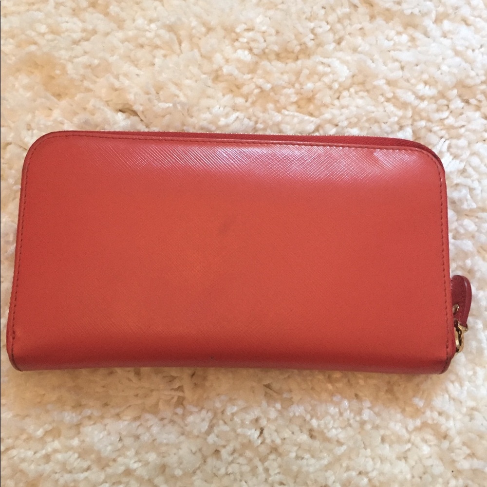 Ferragamo Zip Wallet - Picture 4 of 7